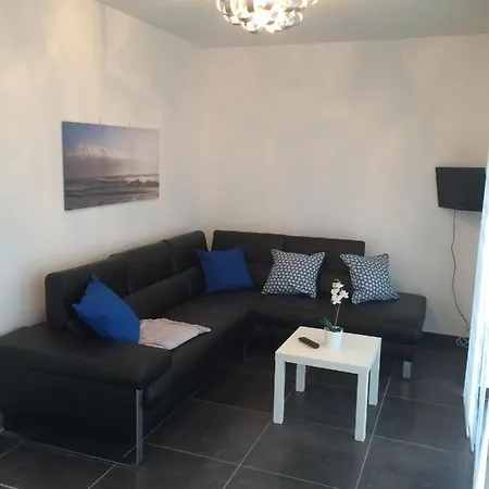 Dhh Claire Holiday home *